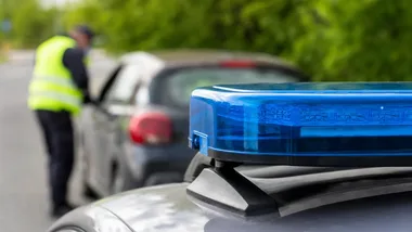 41-latek zmarł po dwóch interwencjach w Jeleniej Górze. Jest decyzja prokuratury