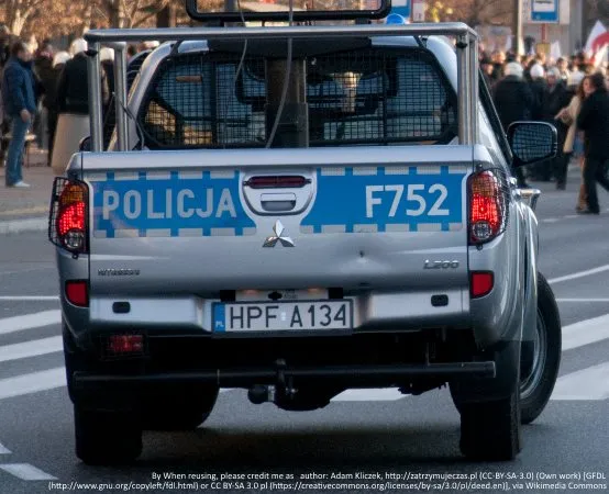 Nocna akcja policji w Jeleniej Górze: 73 mandaty i 31 pojazdów wyeliminowanych