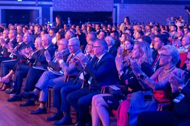 Grafika promocyjna wydarzenia XXXV Forum Ekonomiczne w Karpaczu