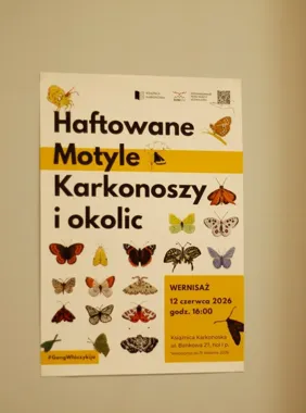 Haftowane motyle w Książnicy Karkonoskiej - wystawa, obok której trudno przejść obojętnie