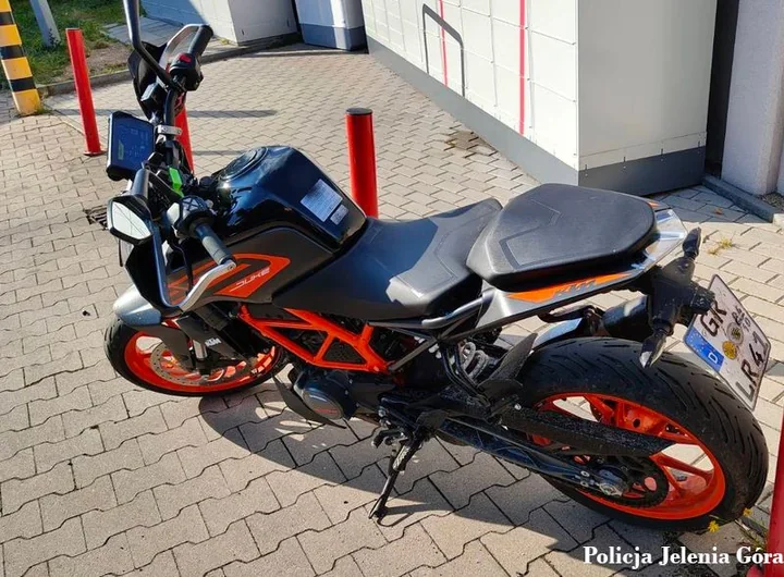 Ponad 1000 porcji narkotyków i kradziony motocykl - zatrzymanie w Jeleniej Górze