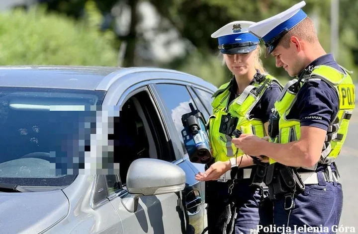 Powroty z wakacji pod kontrolą policji. W Jeleniej Górze ruszą wzmożone kontrole