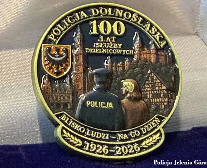 100 lat blisko mieszkańców. Dzielnicowi z Jeleniej Góry odebrali wyróżnienia