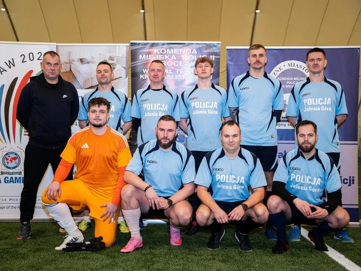 20 drużyn, ponad 60 meczów - policjanci z Jeleniej Góry na turnieju we Wrocławiu