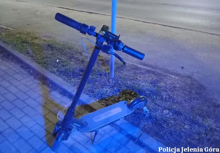 Na hulajnodze miał ponad promil - policjanci przerwali nocną jazdę w Jeleniej Górze