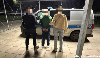 Dwie miny przy galerii w Jeleniej Górze. 39-latek trafił do aresztu