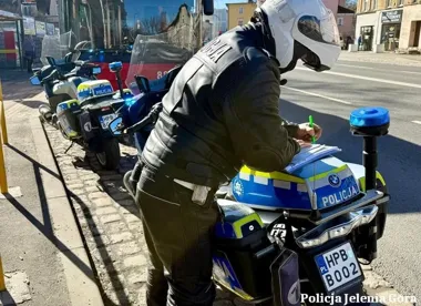 Więcej motocykli na drogach, policja sprawdza kierujących w Jeleniej Górze