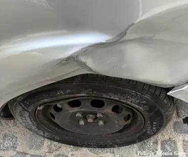 Prawo jazdy miał od dnia, a jechał uszkodzonym Fordem. Zatrzymał go policjant