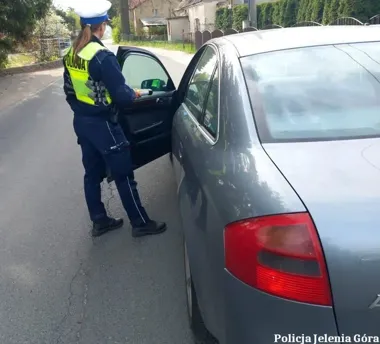 Czterech po alkoholu, 41-latek z dożywotnim zakazem za kierownicą