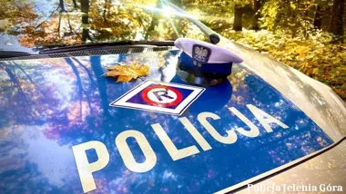Jesień na drogach w Jeleniej Górze. Policja wskazuje najgroźniejsze pułapki