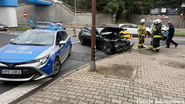 Skręt w lewo zakończył się zderzeniem w Jeleniej Górze