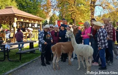 Policjanci odwiedzili DPS w Janowicach. Rozmawiali o bezpieczeństwie