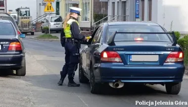 Kierowcy pod lupą w Jeleniej Górze - policja sprawdza alkohol, narkotyki i telefony
