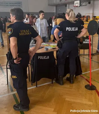 Dzielnicowi z Karpacza przyciągnęli uczniów torem, który testuje kandydatów