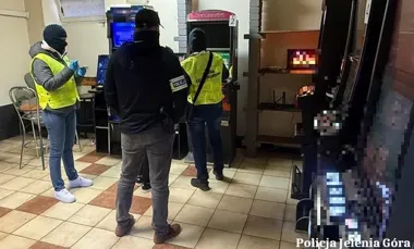 Pięć automatów w Jeleniej Górze i zarzut, który może kosztować fortunę