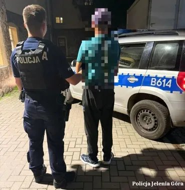 Jedna kontrola w Jeleniej Górze odsłoniła alkohol, zakaz i narkotyki