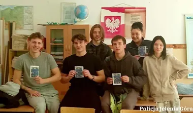 Kowary - maturzyści usłyszeli o służbie, hejcie i pułapkach przed maturą