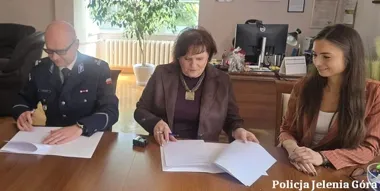 Policja wciąga studentów - porozumienie Karkonoskiej Akademii otwiera drzwi do służby