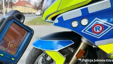 107 km/h przy przejściu - jeleniogórska drogówka zatrzymała 23-latka