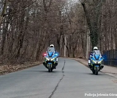 Motocykle znów na drogach - policja ostrzega przed jedną chwilą brawury