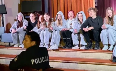Policjantka w teatrze zmierzyła się z hejtem - młodzież wezwana do reakcji