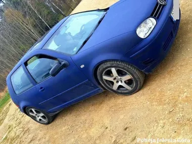 Skradziony volkswagen z Jeleniej Góry - kryminalni namierzyli go w sąsiednim powiecie