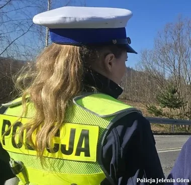 Upał za kierownicą w Jeleniej Górze - policja ostrzega przed utratą przytomności